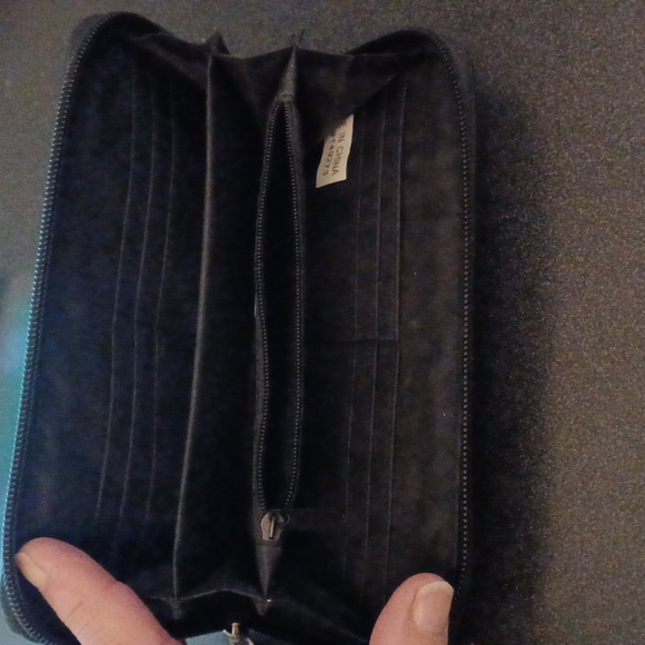 Black Clutch wallet by Ramage with front zipper pocket - Picture 3 of 3